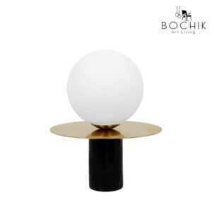 Abat-jour DECA tendance en métal noir plateau en acier inoxydable couleur or et dessus verre couleur blanche.