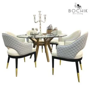 Table à manger avec piètement en bois noyer avec plateau en verre trempé clair de 12mm.